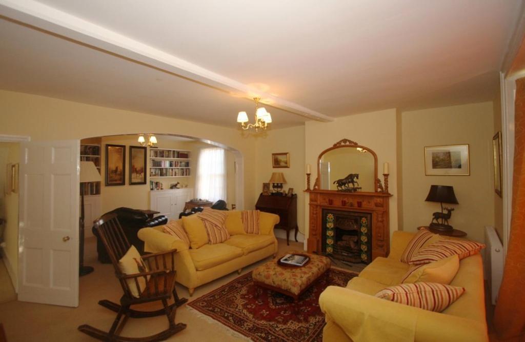 Отель Lee Manor Ромси Экстерьер фото